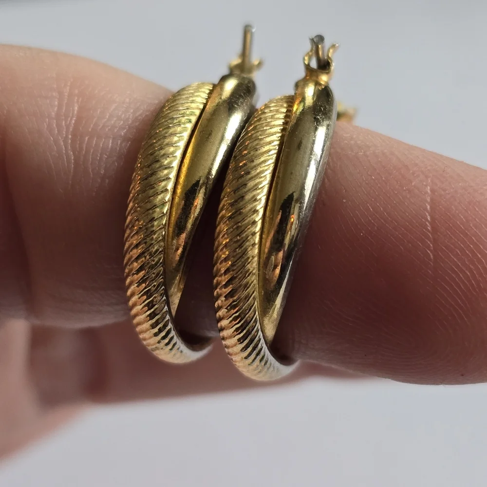 Vintage hoop earrings gold tone criss cross design crisscross hoops classic